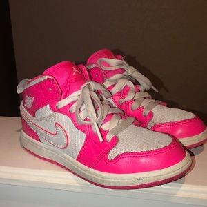 Little girl’s J’s